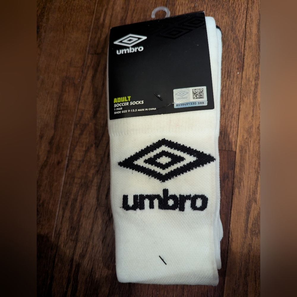 Umbro soccer socks. New with tags. Adult Men's 9-12.5